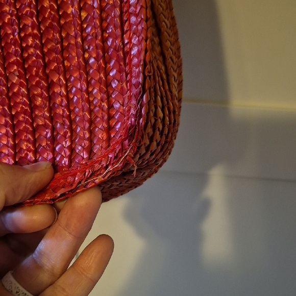 Lesco Vintage Straw Ombre Red Woven Handbag with Wooden Handles - Picture 9 of 10